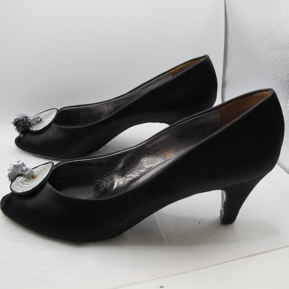 Geoffrey Beene black satin peep-toe heel with silver details 8.5N